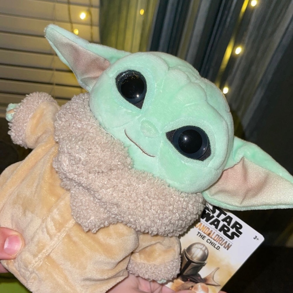 Star Wars The Child Plush Toy, 8-in Small Yoda Baby Figure from The Mandalorian,